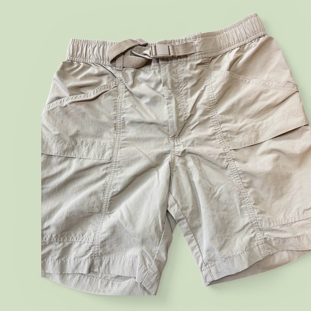 Men's olive green Cargo Shorts Eddie Bauer size S hiking walking multi pockets